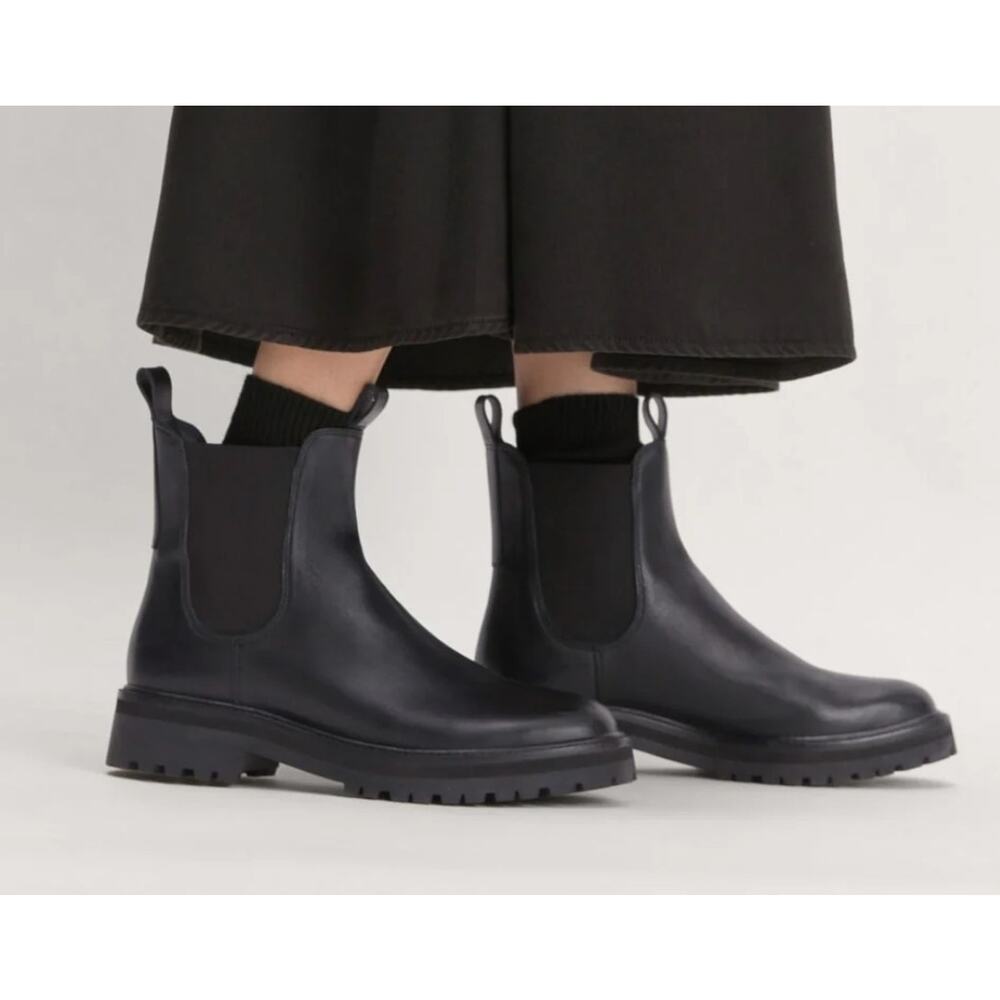 EVERLANE The Lug Chelsea Boots Size 7.5 Leather Black Platform Grunge Minimalist